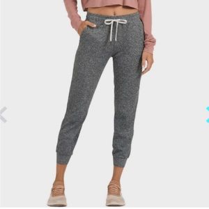 ⭐️Vuori Performance grey Jogger Women's size medium⭐️